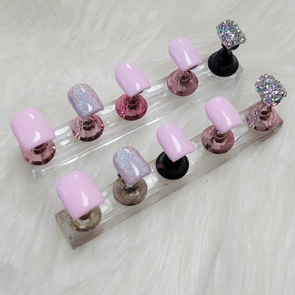 Press on nails - Picture 3 of 4